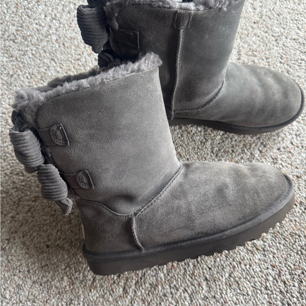 GUC Uggs Women’s Winter Gray Suede Boots with Corduroy Bows Fleece Lined Ankle - Picture 4 of 15